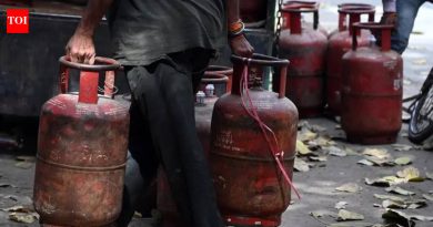 ‘वितरित’ म्हणून चिन्हांकित केले, परंतु प्राप्त झाले नाही: घरगुती एलपीजी सिलिंडर वापरकर्ते भूत वितरणाचा आरोप करतात, ओटीपी लॅप्समुळे ताजे रिफिल ब्लॉक होते